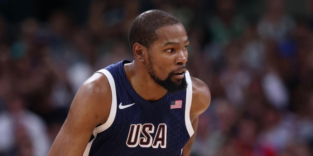 ¡Durant se lía a discutir con un fan que pide más reglas FIBA en la NBA!