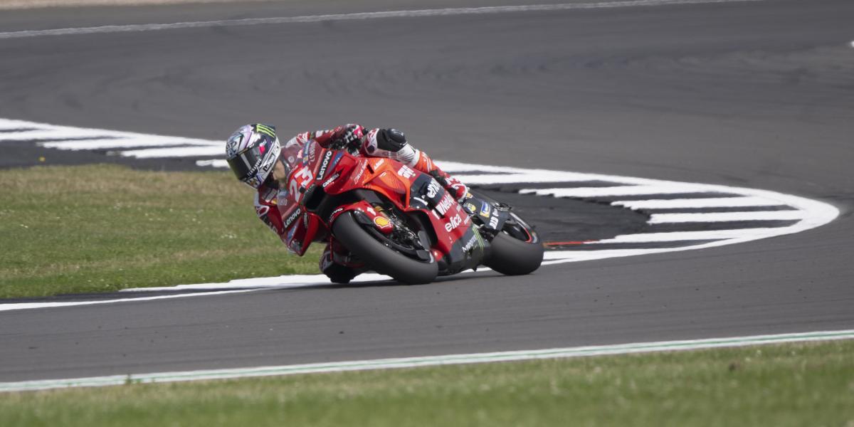 Bastianini sorprende a Martín en el Sprint tras los fallos de Bagnaia y Marc Márquez