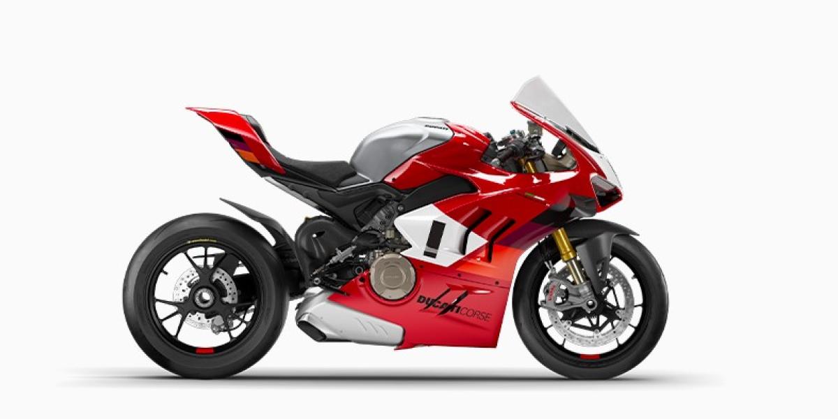¿Has soñado con hacerte con una Ducati Panigale V4 R como la de Bautista? Ahora puedes, pero tiene truco...