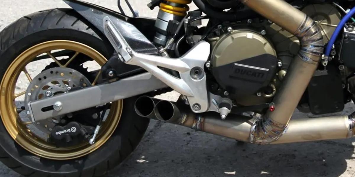 Espera a ver esta pequeña 125 convertida en una superbike de 200 CV con un motor de Ducati, pero la cosa no acabó muy bien
