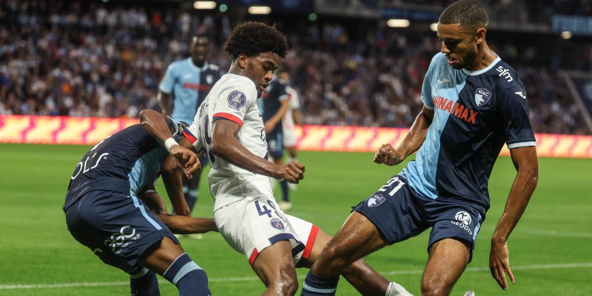 Sin Mbappé, Dembélé rescata al PSG