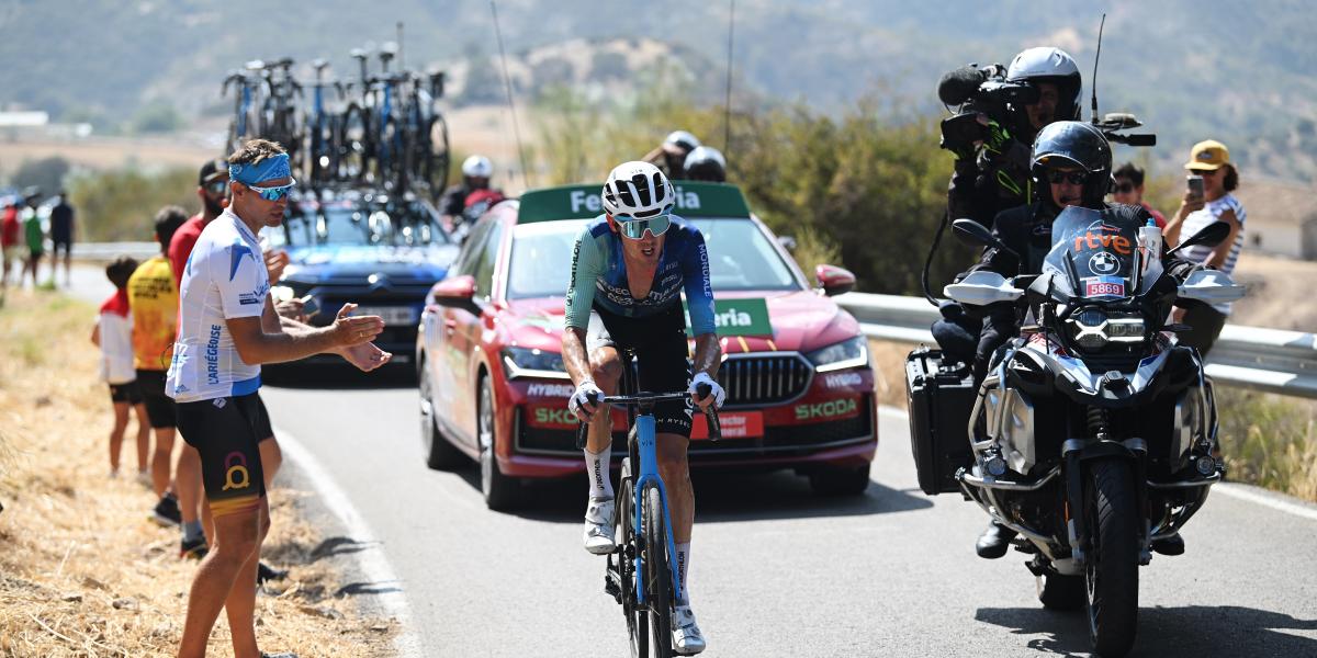 Ben OConnor dinamita la Vuelta con una exhibición camino de Yunquera
