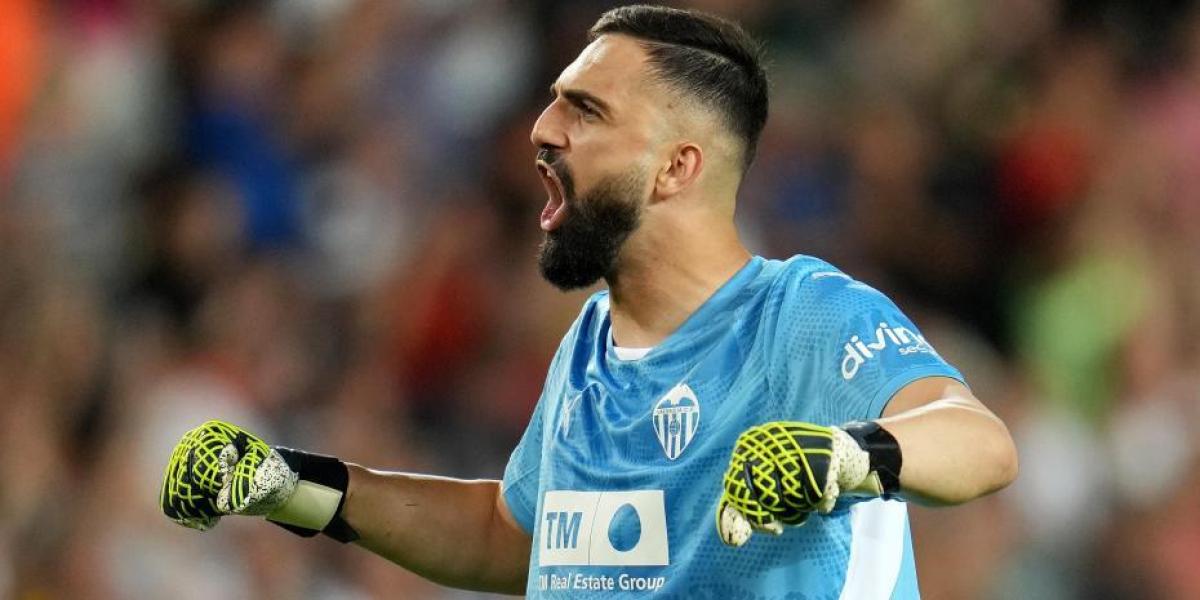 El Valencia vende a Mamardashvili al Liverpool