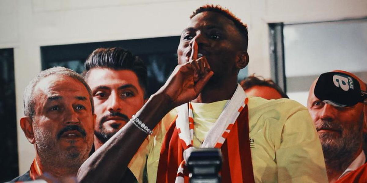 Buen recibimiento a Osimhen en Estambul