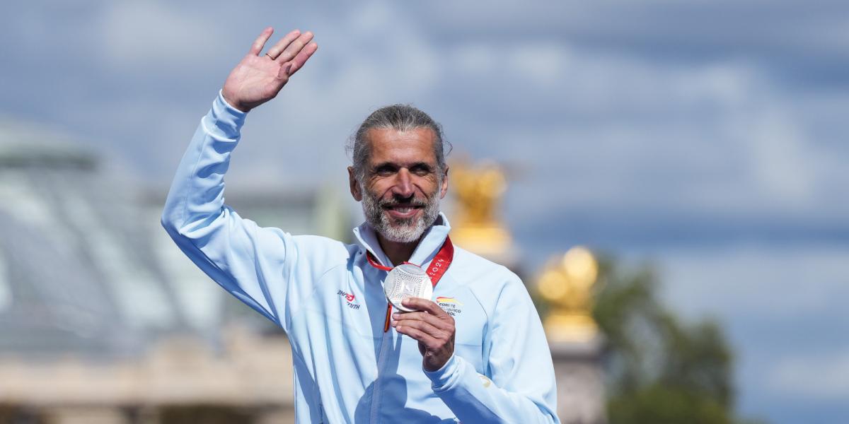 Alberto Suárez canta las cuarenta: plata en el maratón de los Juegos de París