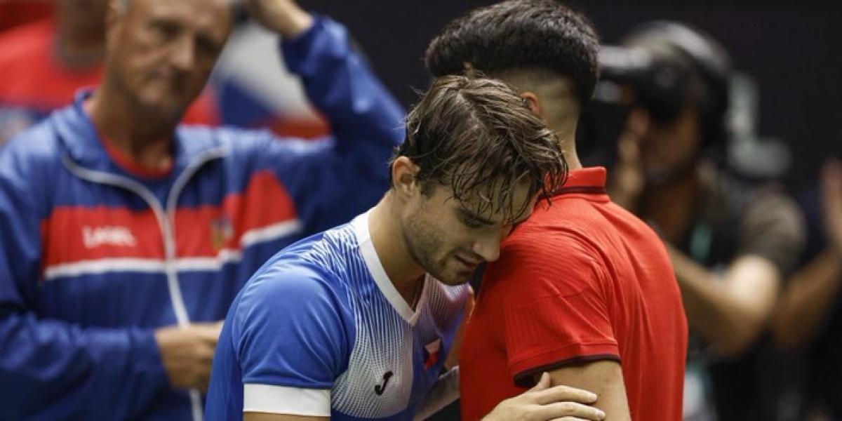 Alcaraz sella la victoria de España ante la República Checa en su triunfo más triste