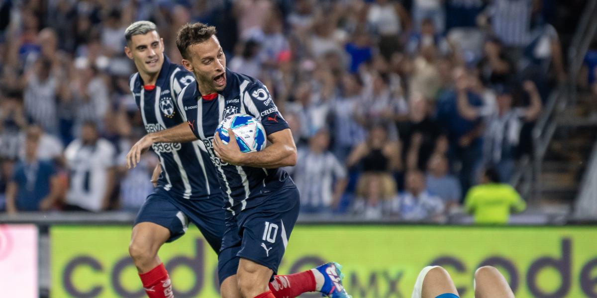 ¡Golazo olímpico de Sergio Canales!