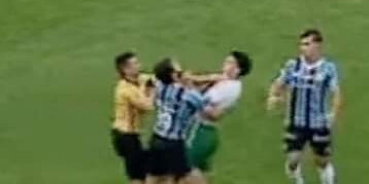 Diego Costa baja a jugar con Gremio sub-20 y acaba de la peor forma posible