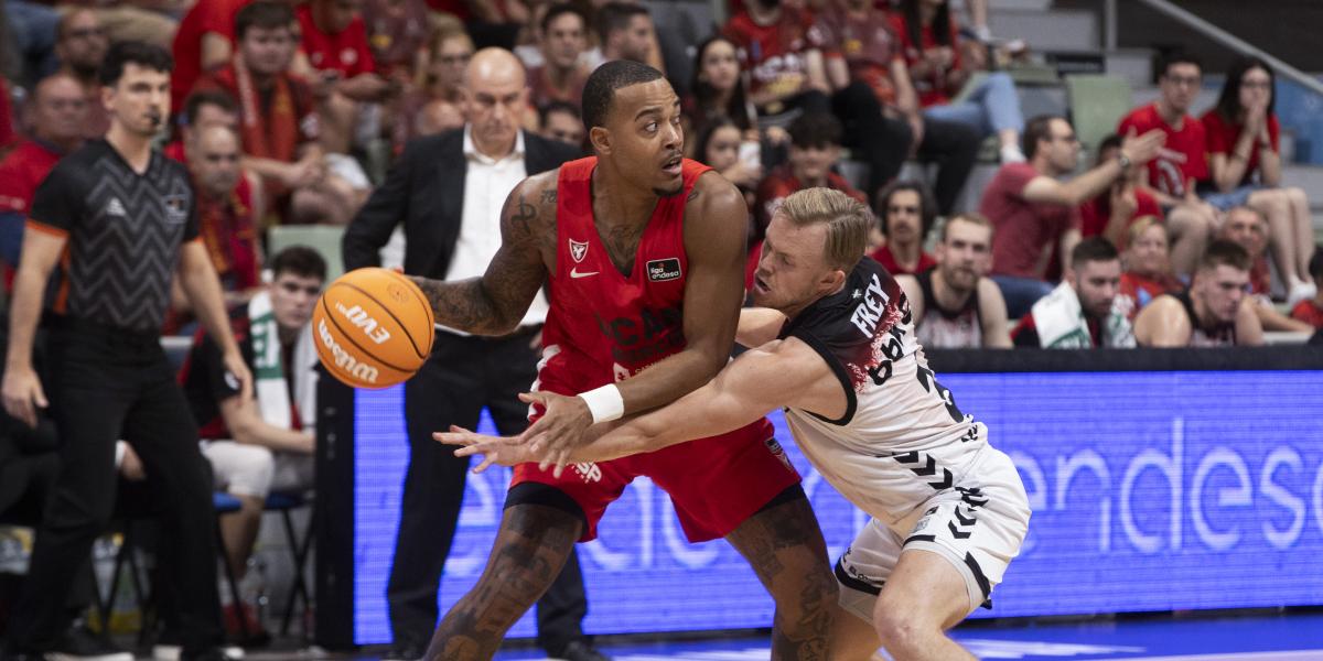 89-83: El UCAM remonta 12 puntos y gana en la prórroga