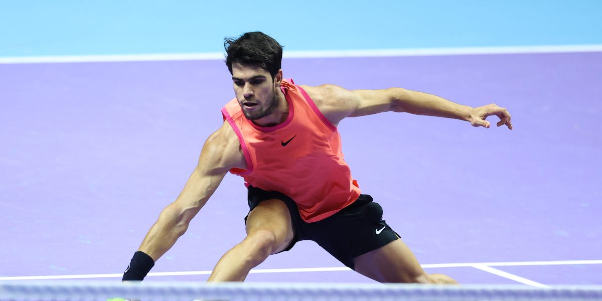 Alcaraz solo defiende 400 puntos y casi se asegura acabar 2024 en el podio ATP