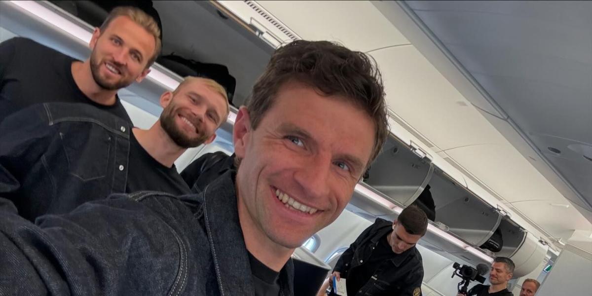 Müller reta a Hansi Flick con un mensaje desde el avión
