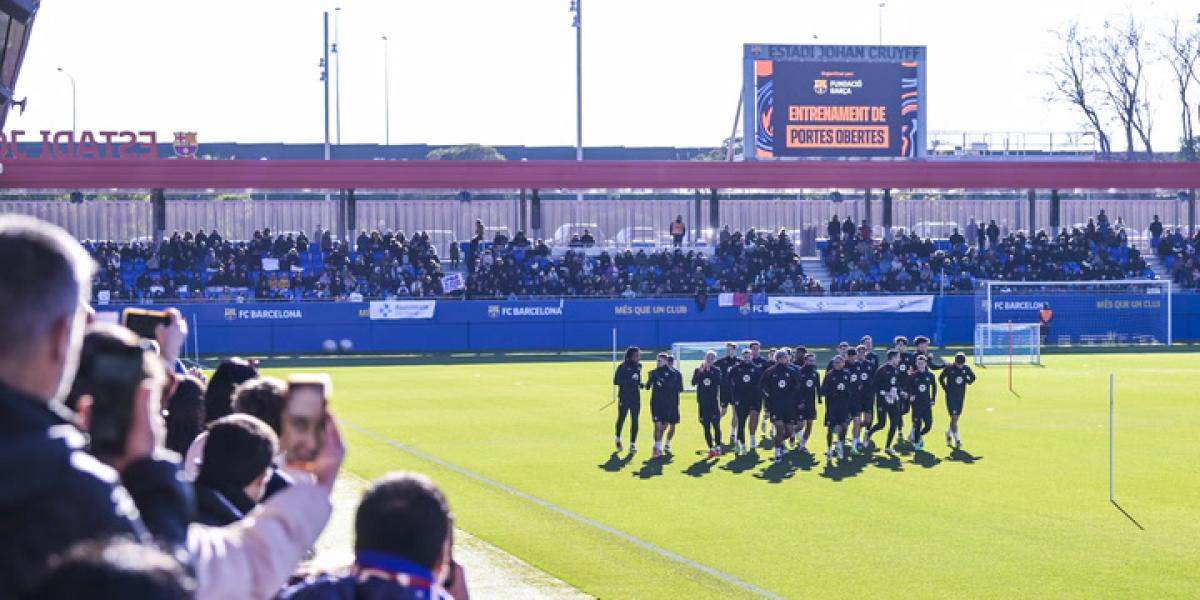 El Barça se luce ante su afición: Entrenamiento a puerta abierta