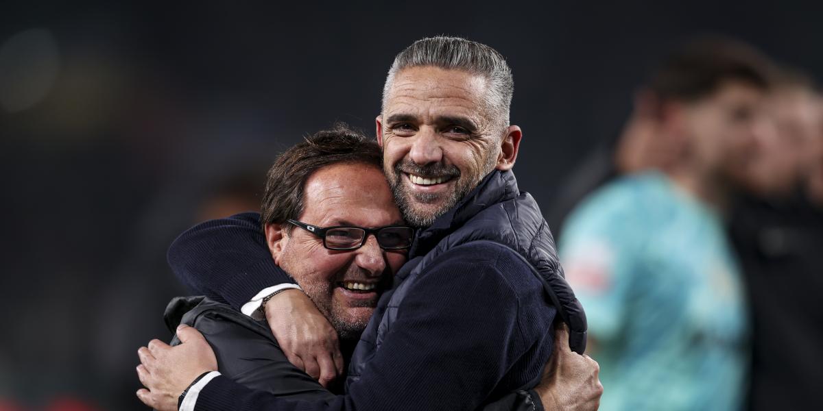 1-0: El Sporting vuelve al liderato tras ganar el derbi con nuevo entrenador