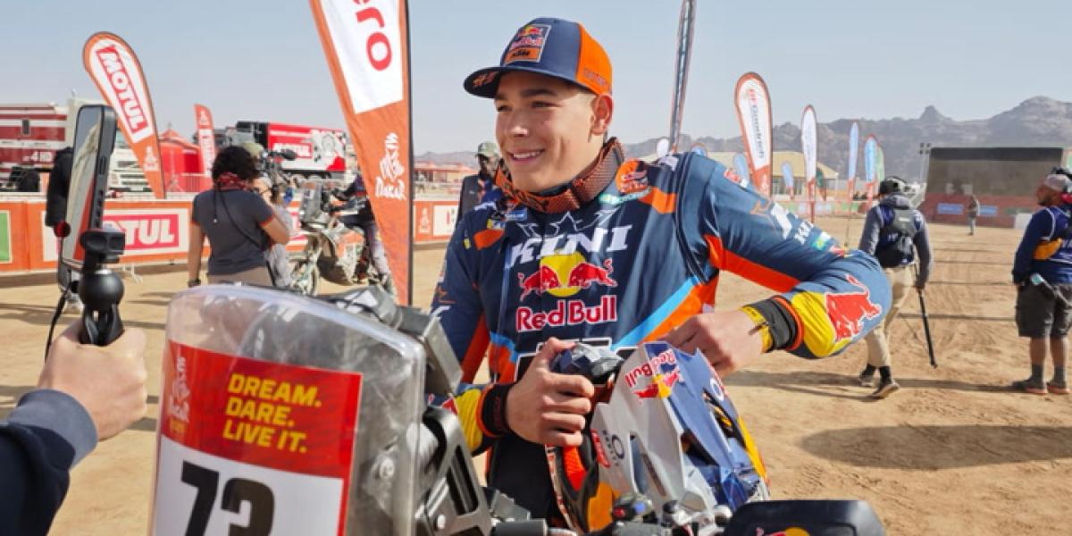 Edgar Canet empieza a lo grande el Dakar 2025: tercero en la etapa prólogo y en la general en motos