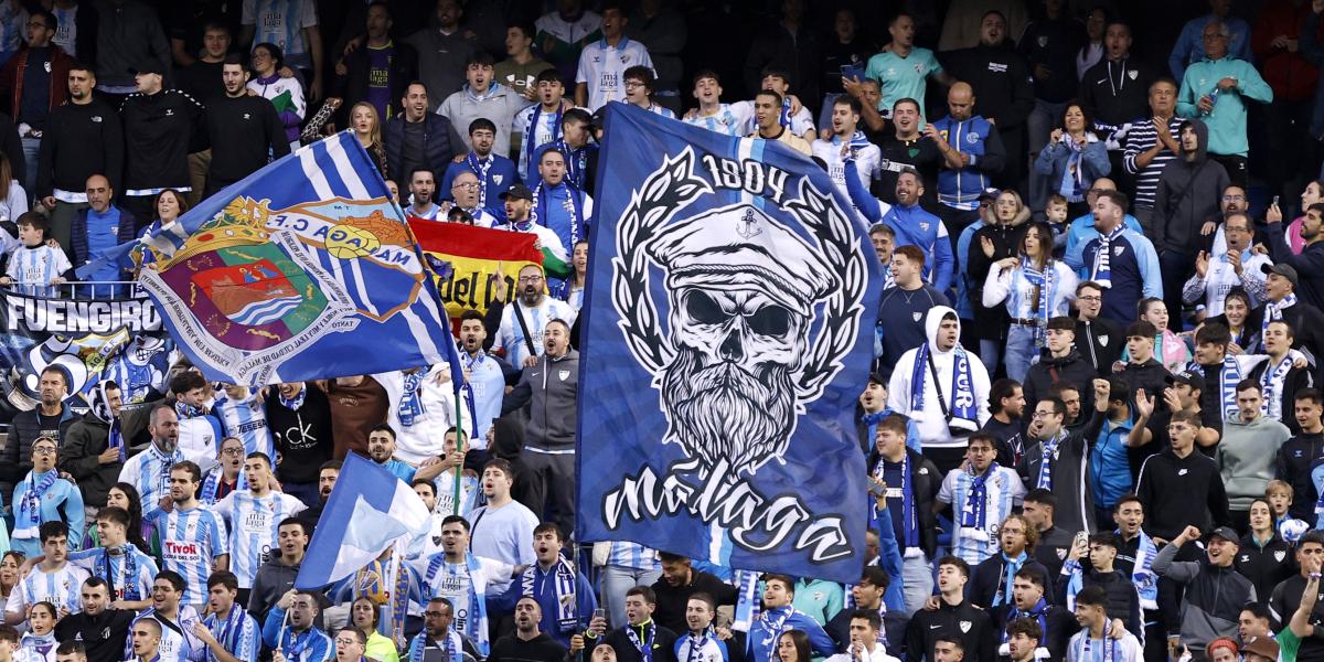 El Málaga, multado por lanzar dos botellas cerradas