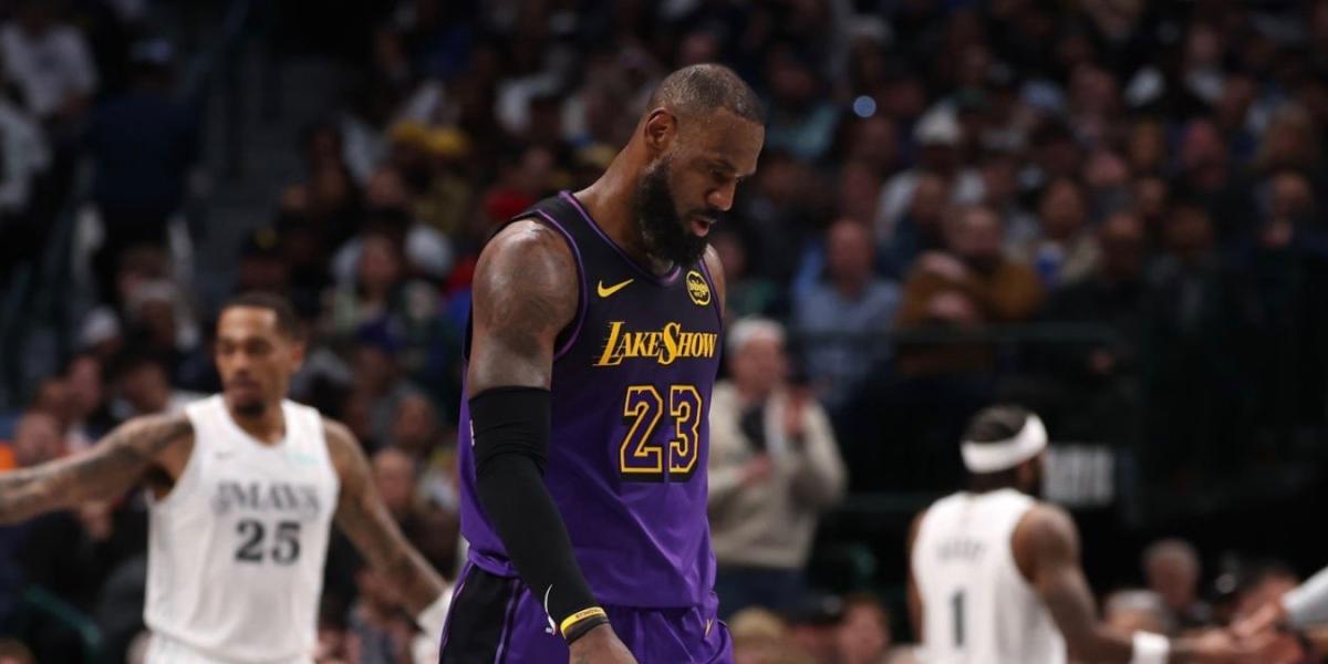 Los Lakers son una parodia en Dallas… y acaban poniendo a Bronny James a jugar