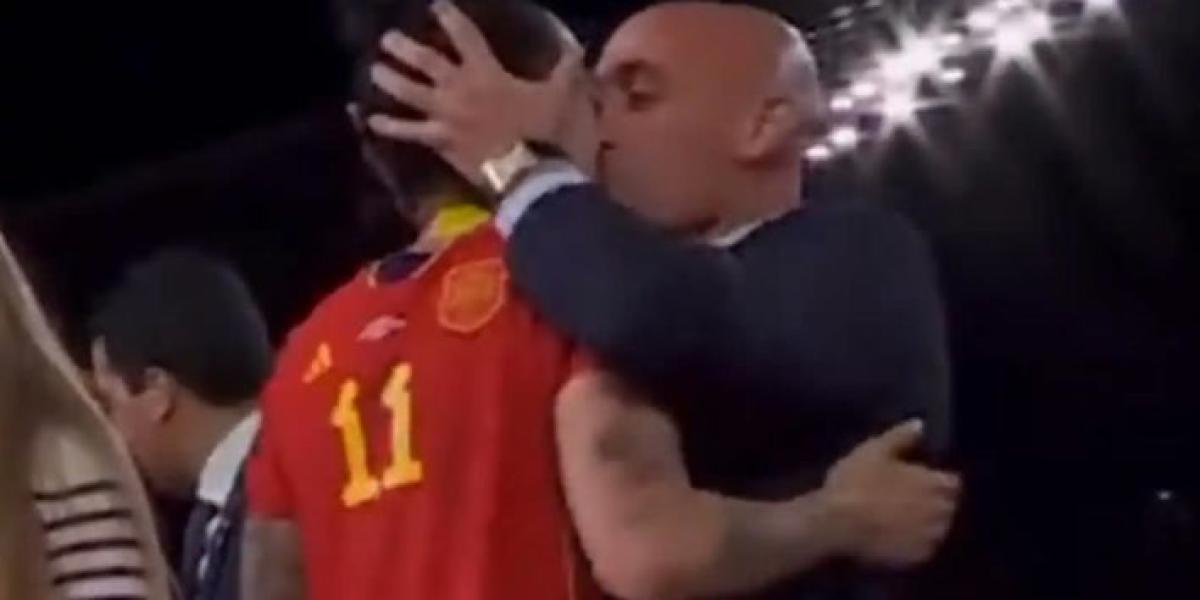 Jenni Hermoso y Rubiales a su llegada a la Audiencia Nacional