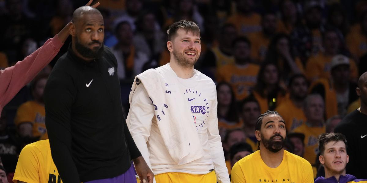 ¡Espectacular! Así fue la primera conexión Doncic - LeBron