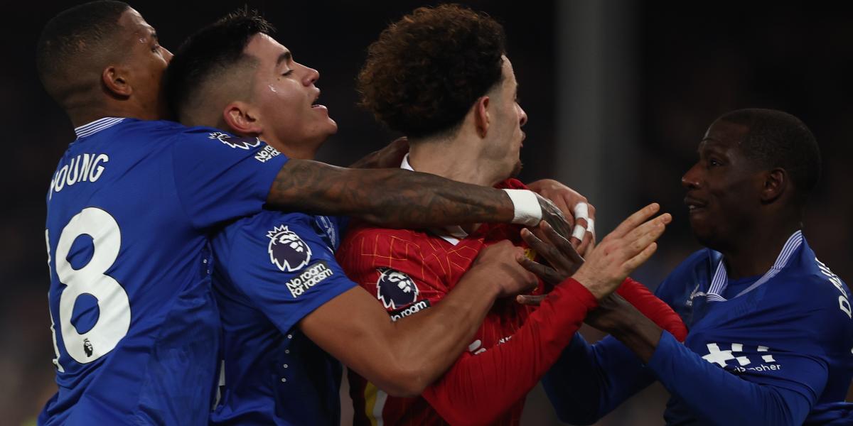 Lo que hubo detrás de la tangana en el Everton-Liverpool