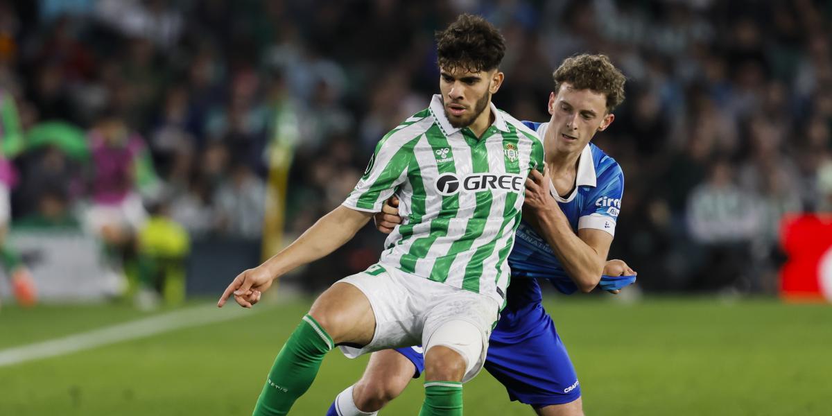 Abde da la buena noticia en el Betis