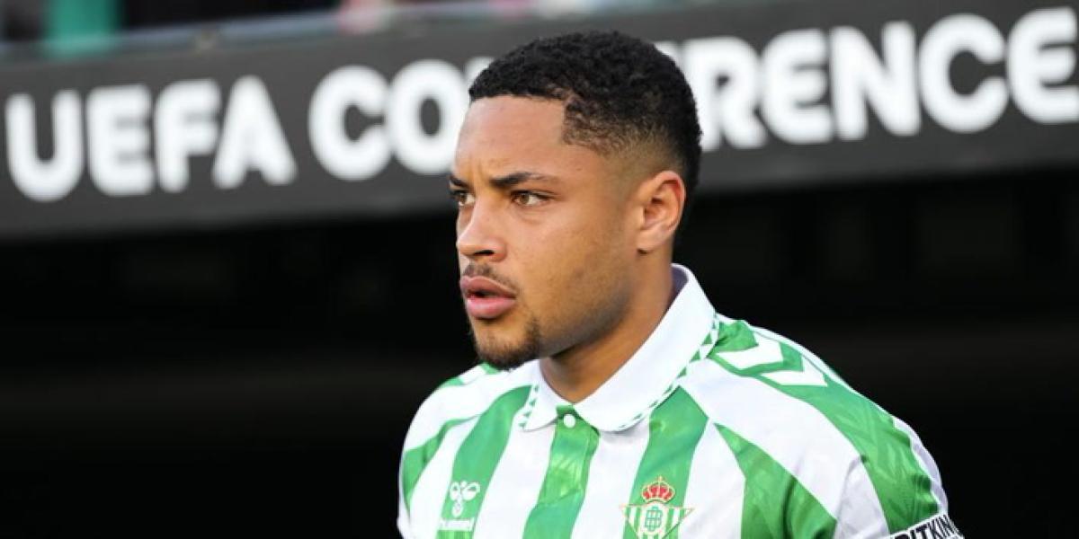 El Betis sigue sin oferta del Palmeiras por Vitor Roque