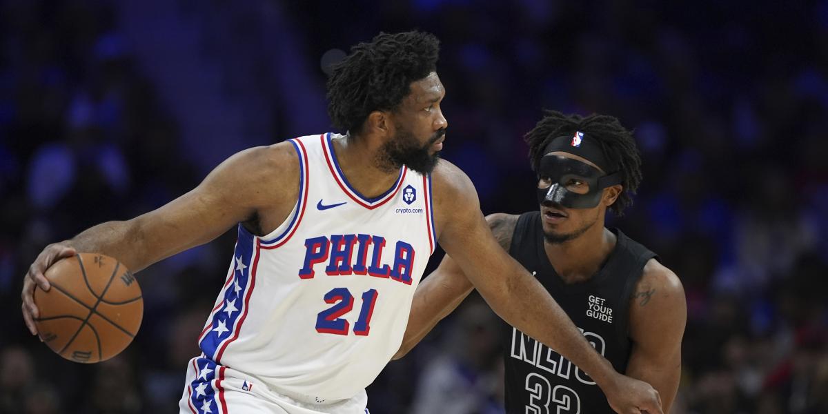 Joel Embiid celebra la goleada del Real Madrid en Filadelfia