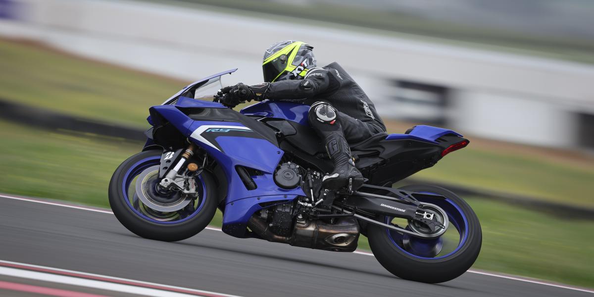 Prueba de la Yamaha R9: el mejor relevo de la Yamaha R1