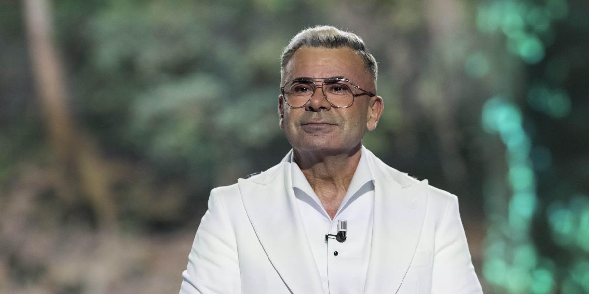 Jorge Javier Vázquez pide la jubilación de Celia Villalobos: Ha llegado el momento de que te marches con tu móvil a otra parte