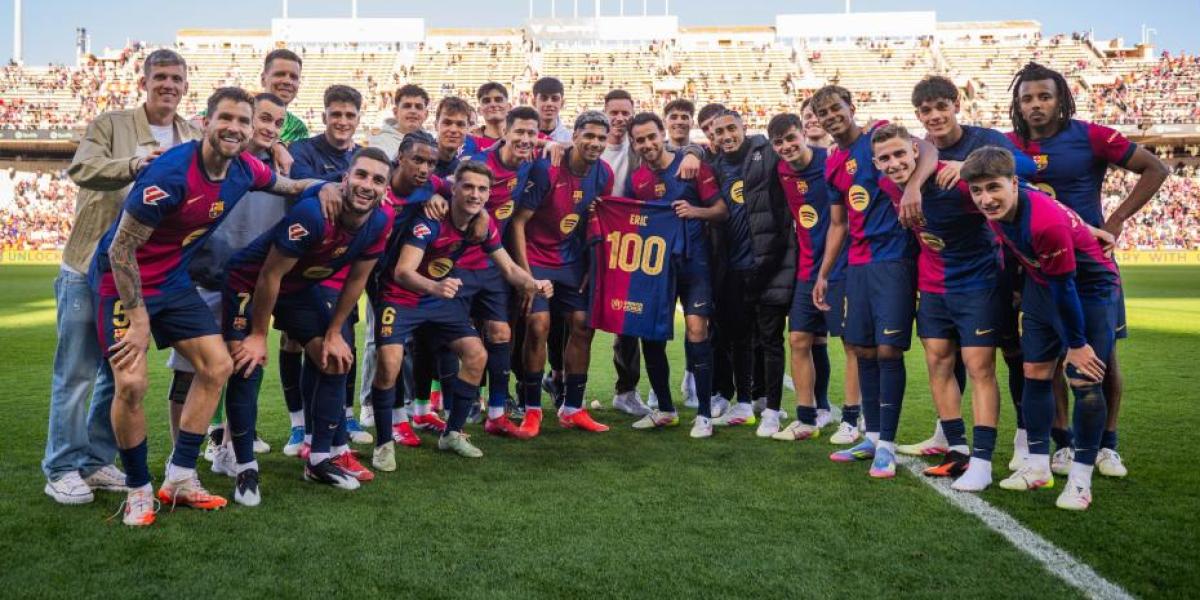 Una misteriosa ausencia en la foto de los 100 partidos de Eric con el Barça