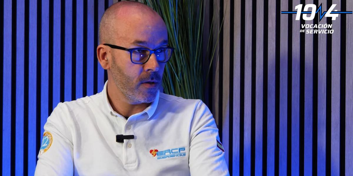 Ramón Campos, Técnico en Emergencias, sobre el coche eléctrico: Si tú inhalas ese gas, aparta todo el oxígeno de tu cuerpo y te envenena. En 3 o 5 minutos, se acabó