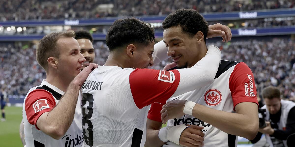 Ekitike guía al Eintracht Frankfurt, tercero