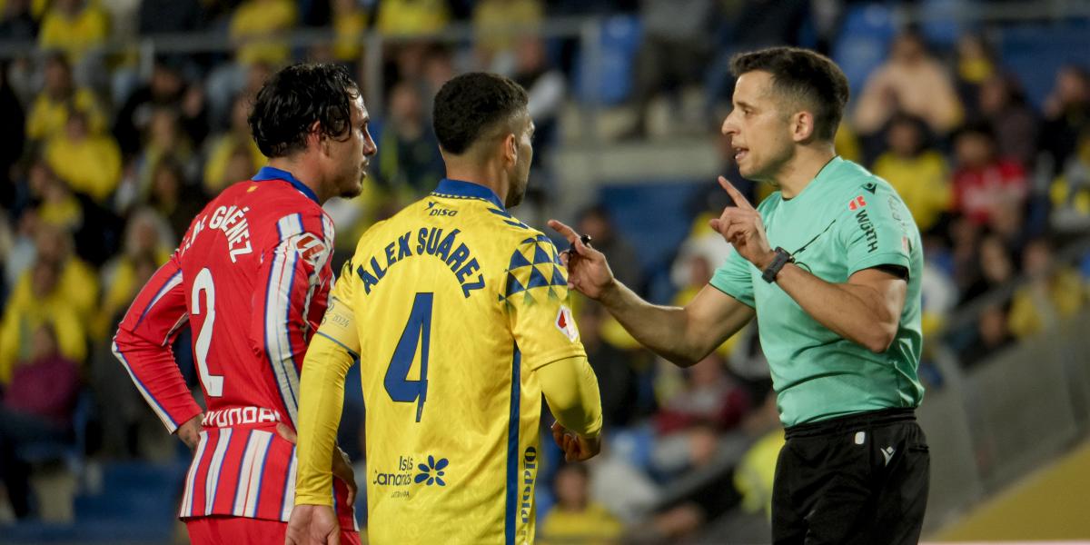 Ya hay árbitros para el Alavés-Atlético, los vitorianos recuerdan la que les lió