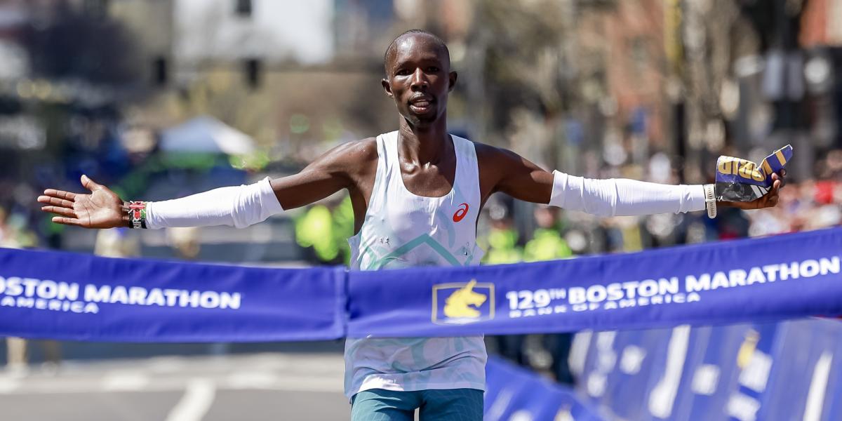 John Korir y Sharon Lokedi, doblete keniano en el Maratón de Boston