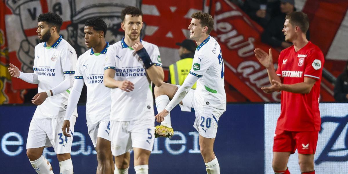 El PSV no se rinde y reduce la ventaja del Ajax