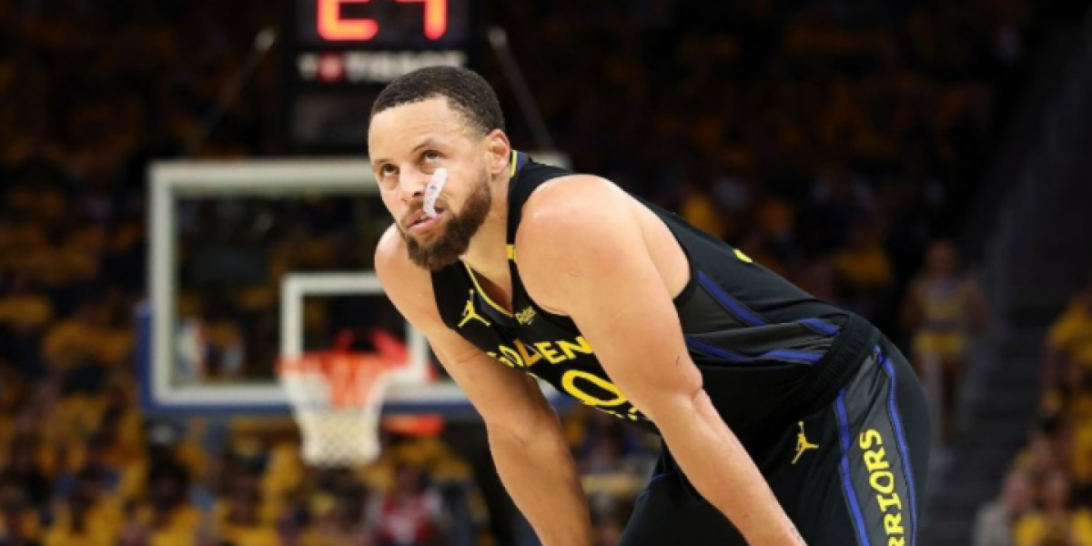 Curry, devastado por su lesión: “Un puñetazo en el estómago”