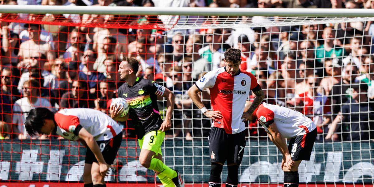 2-3: El PSV remonta ante el Feyenoord y presiona al Ajax