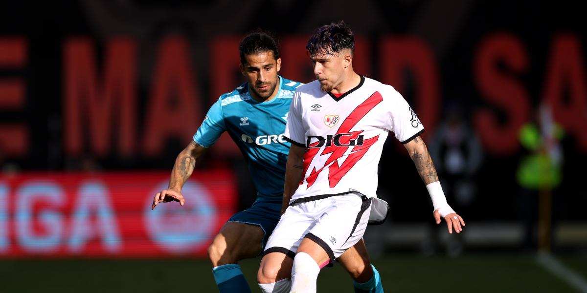El Rayo Vallecano, firme ante el Wolfsburgo por Ratiu