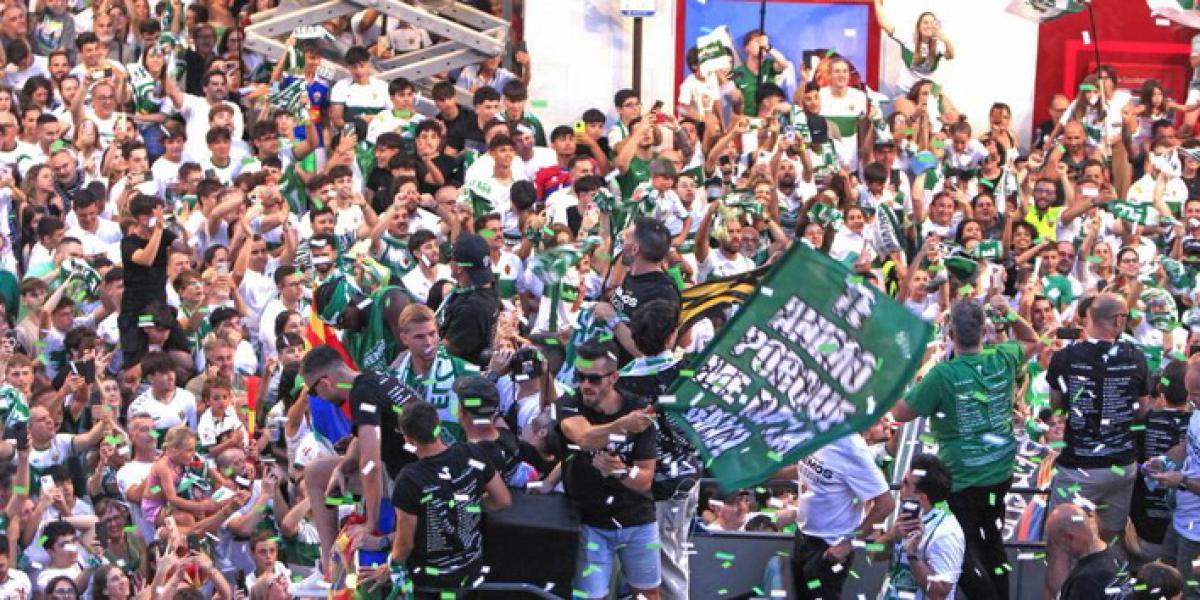 Locura total en Elche por la fiesta del ascenso
