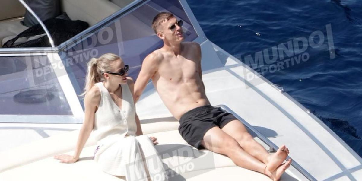Olmo y su pareja desconectan en la costa italiana