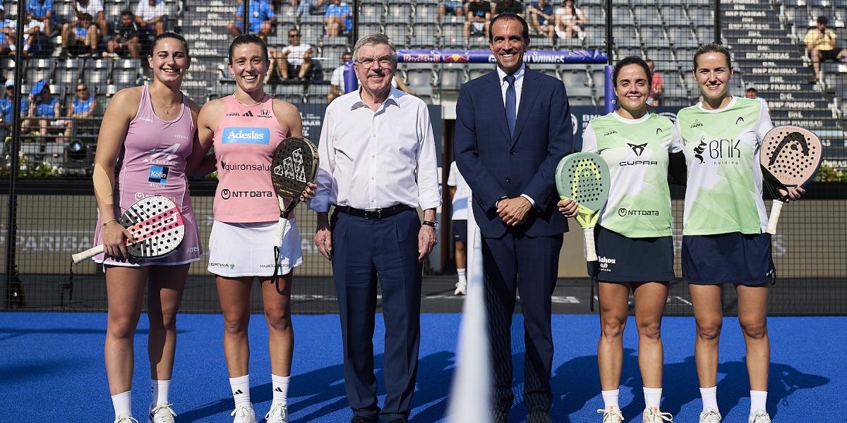 Guiño al pádel del presidente del Comité Olímpico: Veo gente jugando y pistas por todo el mundo
