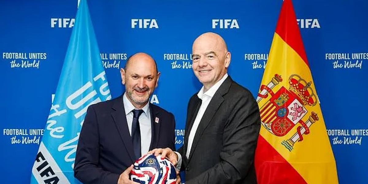 Louzán se reúne con Infantino para hablar del Mundial 2030