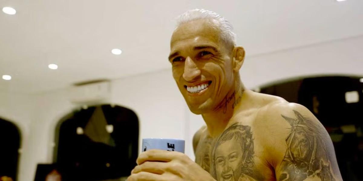 Charles Oliveira: No me preocupa que Ilia Topuria esté invicto, yo también lo estuve en su día