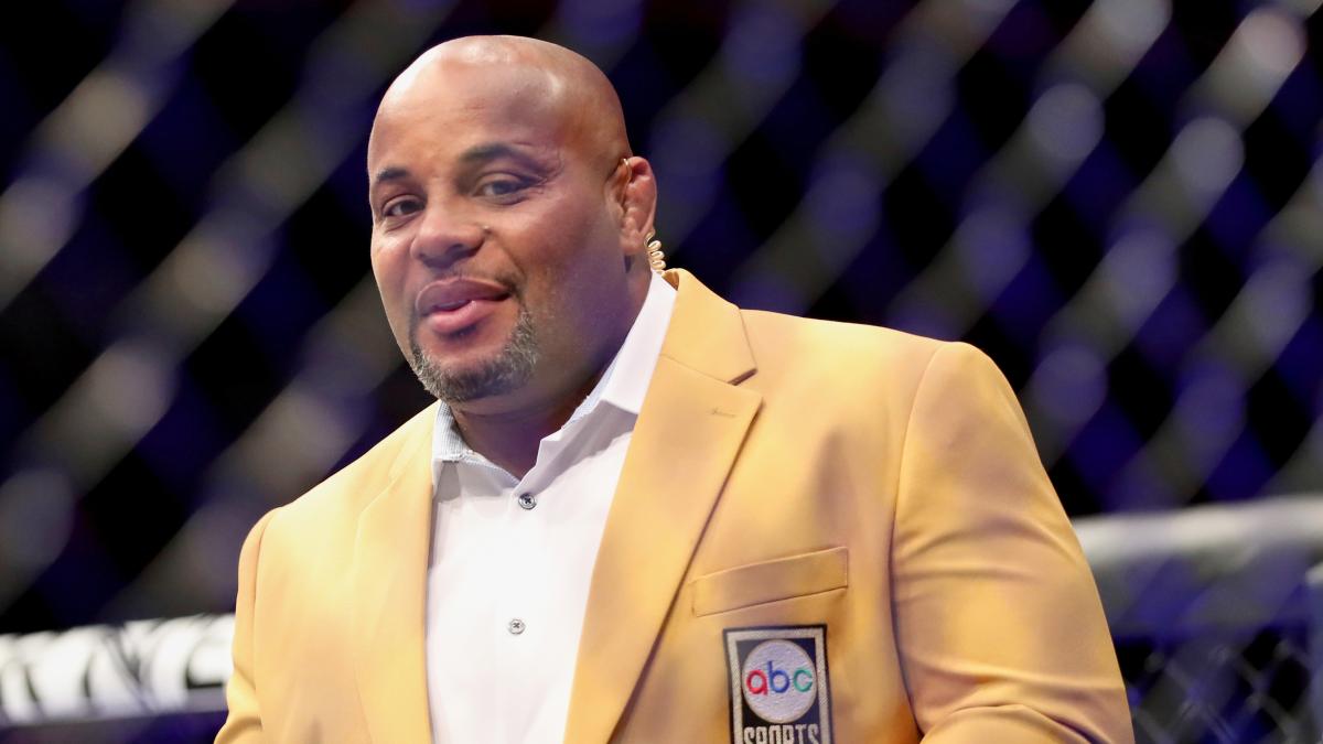 Daniel Cormier adelanta la subida de salarios de peleadores en el nuevo acuerdo de UFC con Paramount