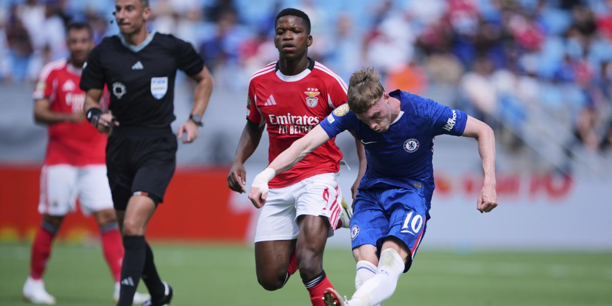 El Chelsea supera al Benfica y a la tormenta para meterse en cuartos