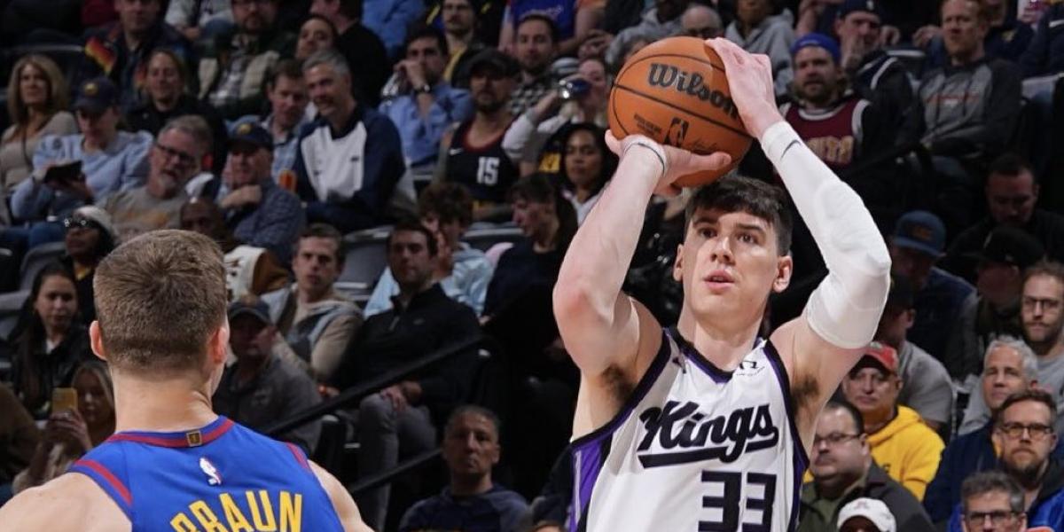 Jake LaRavia, único fichaje de unos Lakers aún a la espera de una gran incorporación