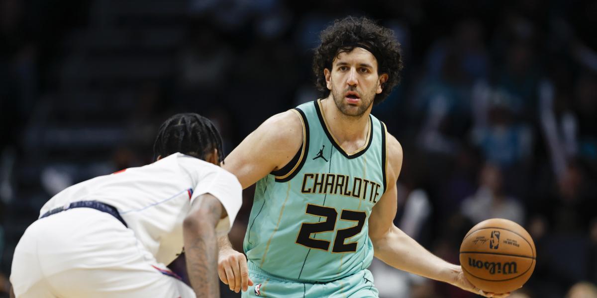 Sarunas Jasikevicius se cansa de esperar a Vasilje Micic