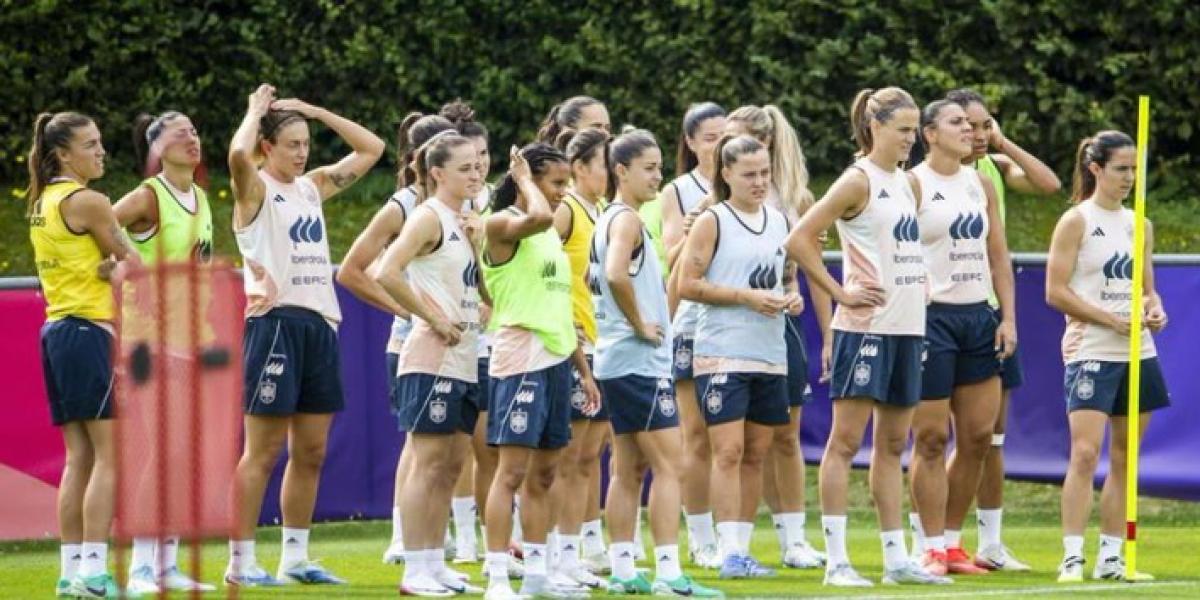 España, al completo en el último entrenamiento antes de jugar contra Suiza