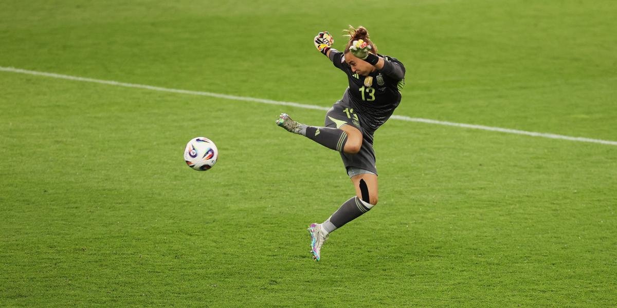 Cata Coll: Queremos escribir aquí nuestra historia