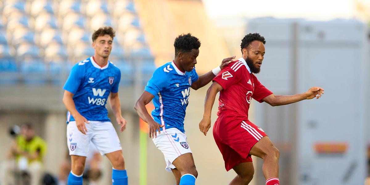 1-1: Vargas salva a un Sevilla en el que ilusiona Suazo
