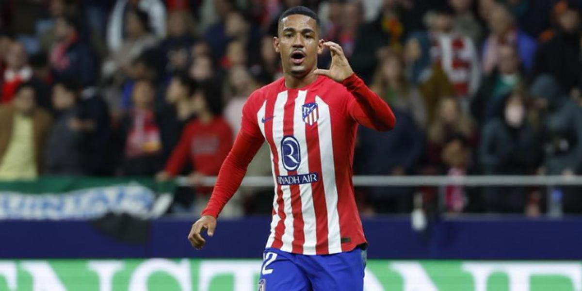 Normal que la afición le tuviese cariño, la despedida de Lino, del Atlético, emociona